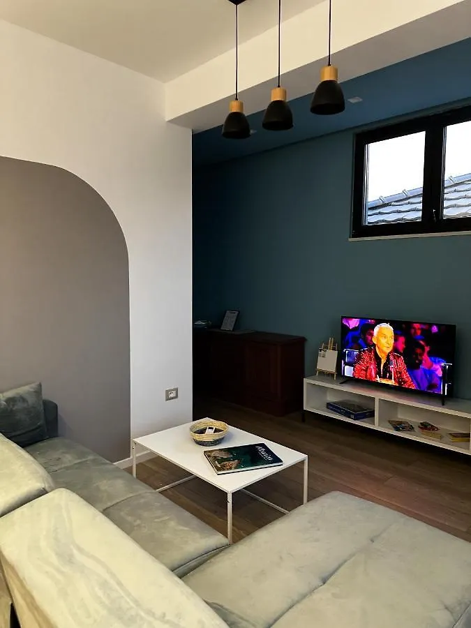 Tirana Getaway Apartments 0*,